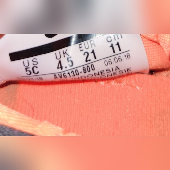 NIKE PRESTO EXTREME(GS) 'MISMATCHED" av6130-800 Size 5C - Picture 5 of 5